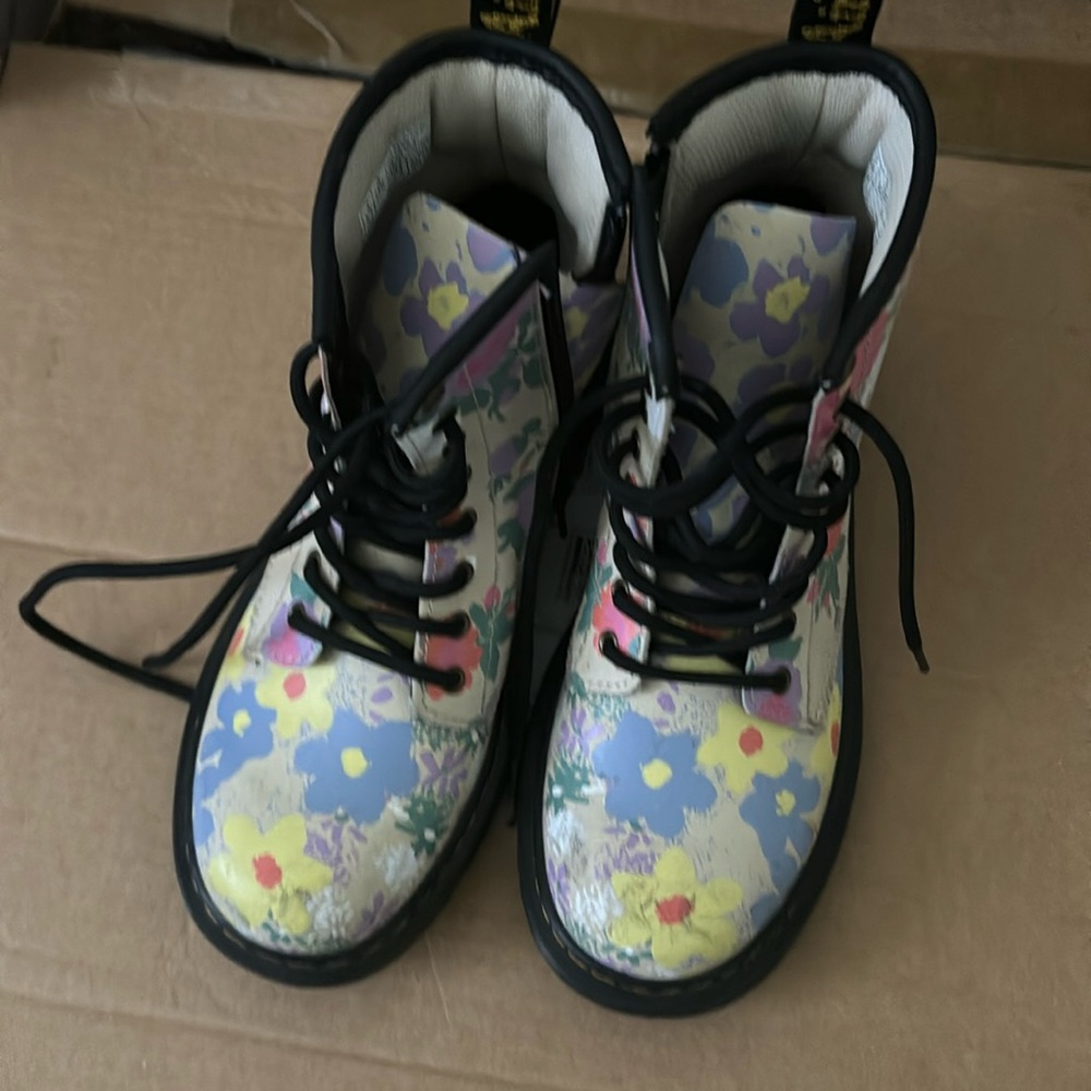 Dr. Martens Kids Floral Lace-Up Boots - Yellow, Blue, Purple, Pink